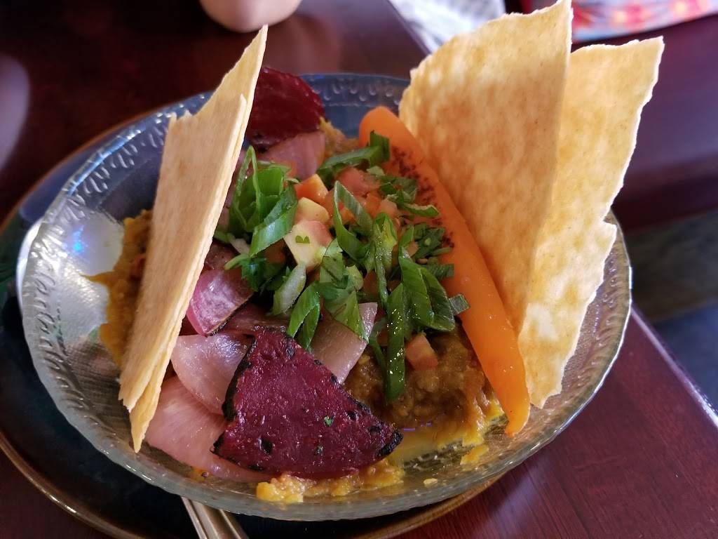 Mango Pickle | restaurant | 5842 N Broadway, Chicago, IL 60660, USA | 7739445555 OR +1 773-944-5555