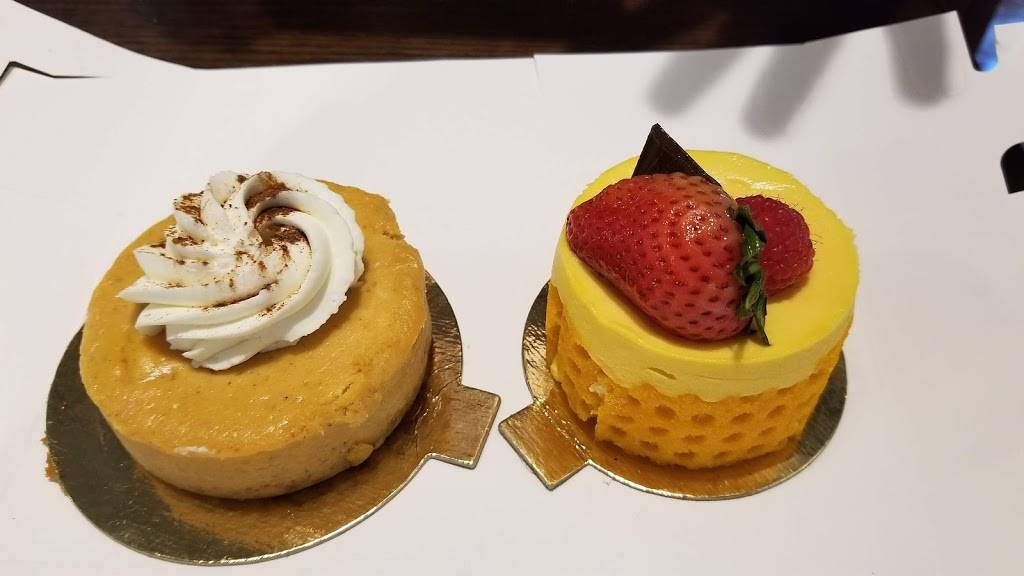 Cossetta | bakery | 211 7th St W, St Paul, MN 55102, USA | 6512223476 OR +1 651-222-3476