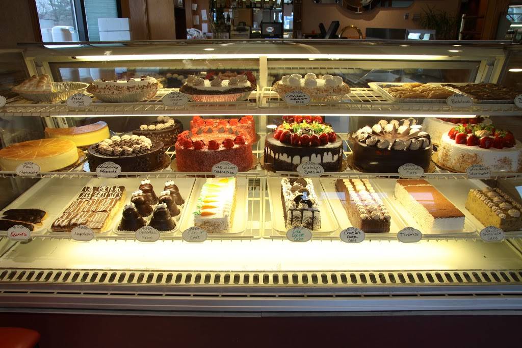 Quincys Restaurant | bakery | 1112 E Ogden Ave, Naperville, IL 60563, USA | 6303698035 OR +1 630-369-8035