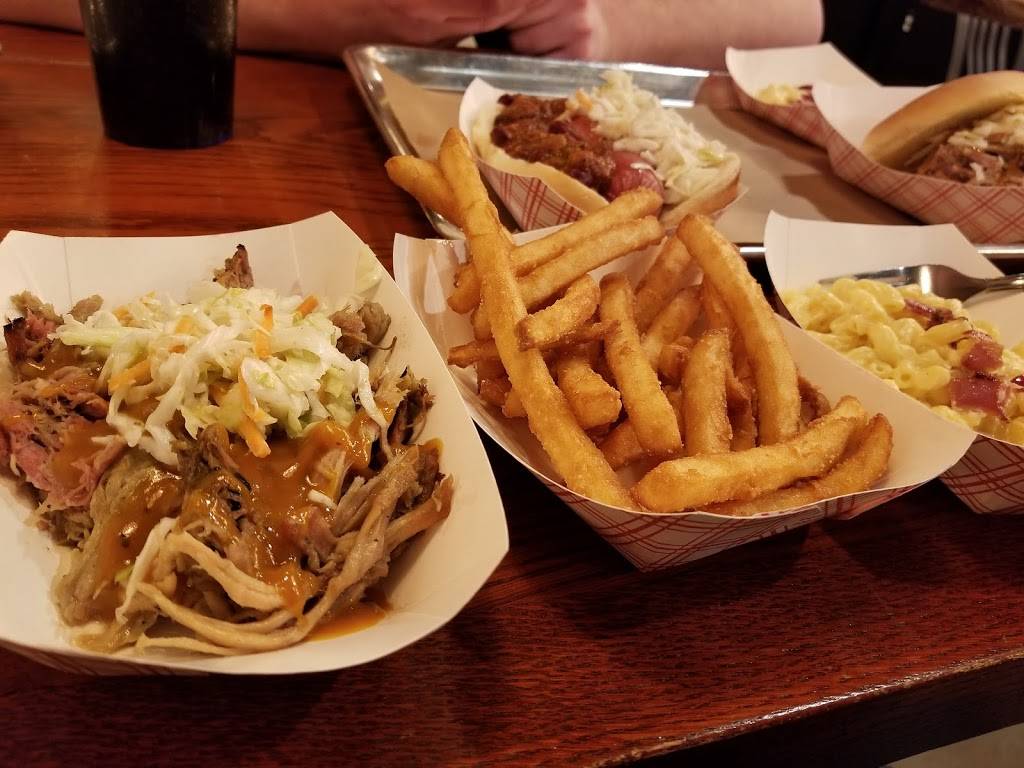 Mosleys Barbecue and Pizza | meal delivery | 125 E Zeller St, North Liberty, IA 52317, USA | 3196264227 OR +1 319-626-4227