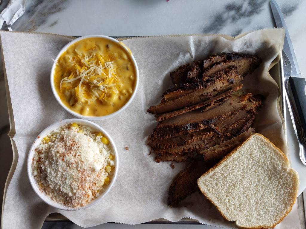 Windy City Bar | restaurant | 67 E Cermak Rd, Chicago, IL 60616, USA | 3127945901 OR +1 312-794-5901