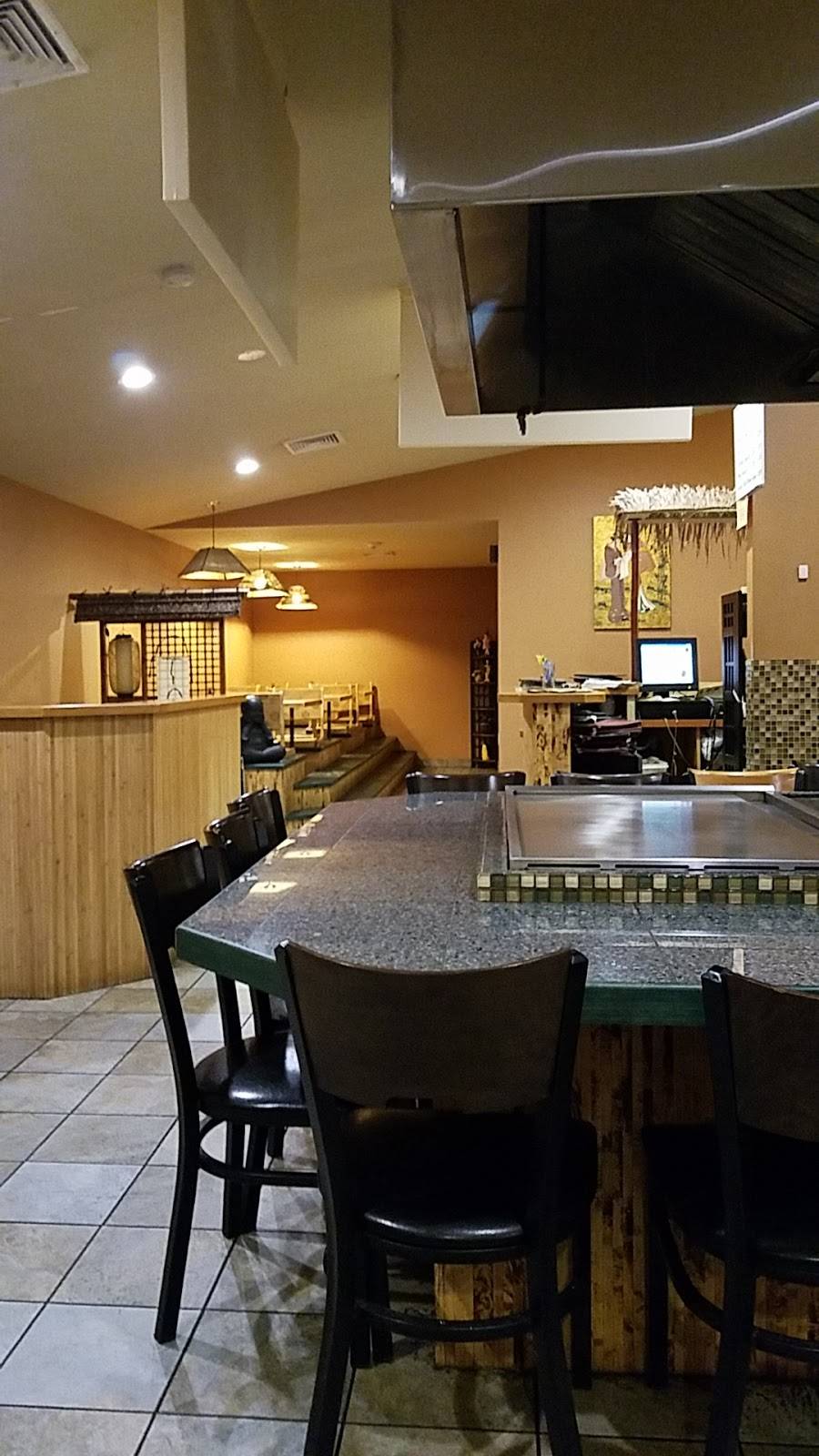 Umi Japanese Steakhouse | restaurant | 1027 Grand Army of the Republic Hwy, Swansea, MA 02777, USA | 5086721490 OR +1 508-672-1490