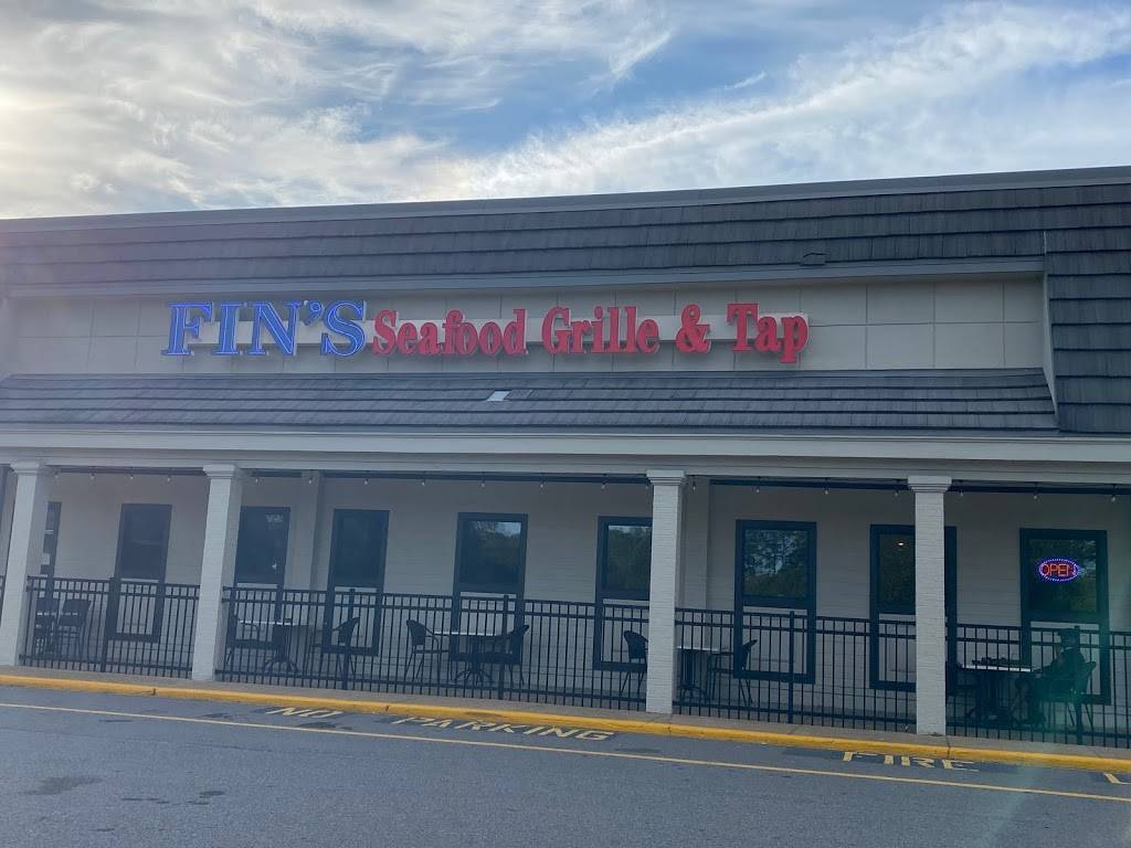 Fins Seafood Grille & Tap | restaurant | 995 Kempsville Rd, Virginia Beach, VA 23464, USA | 7574317070 OR +1 757-431-7070