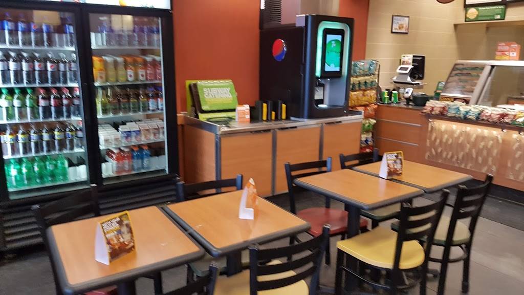 Subway | meal takeaway | 338 Rossland Rd E #300, Ajax, ON L1Z 0M1, Canada | 9054271212 OR +1 905-427-1212