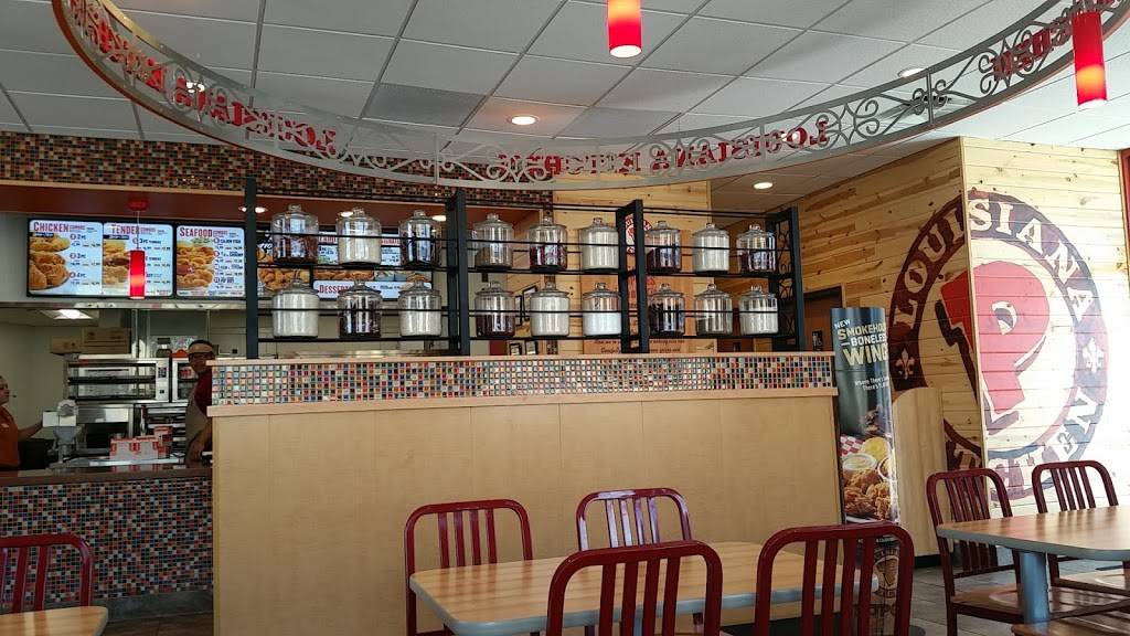 Popeyes Louisiana Kitchen | restaurant | 1100 Airport Fwy, Bedford, TX 76022, USA | 8178641600 OR +1 817-864-1600