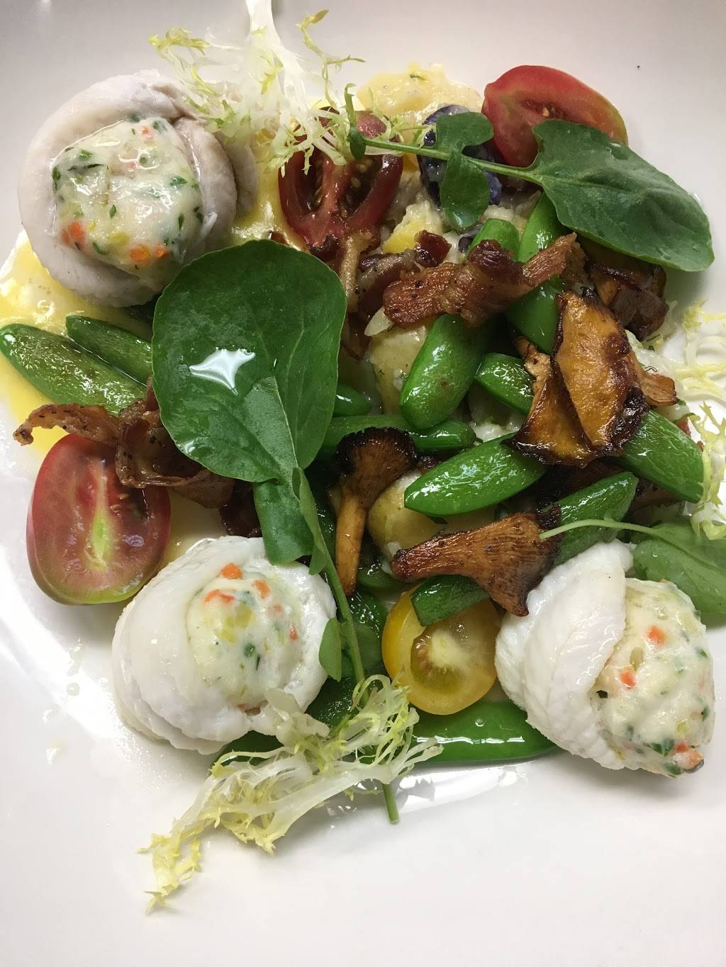 Smoke and Porter Public House | restaurant | 1752 N. U.S. 31 North, Traverse City, MI 49686, USA | 2316425020 OR +1 231-642-5020