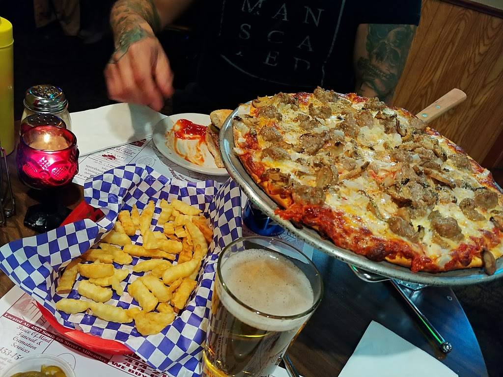 Scottys Bar & Pizza | restaurant | 3921 S Clement Ave, Milwaukee, WI 53207, USA | 4144816060 OR +1 414-481-6060