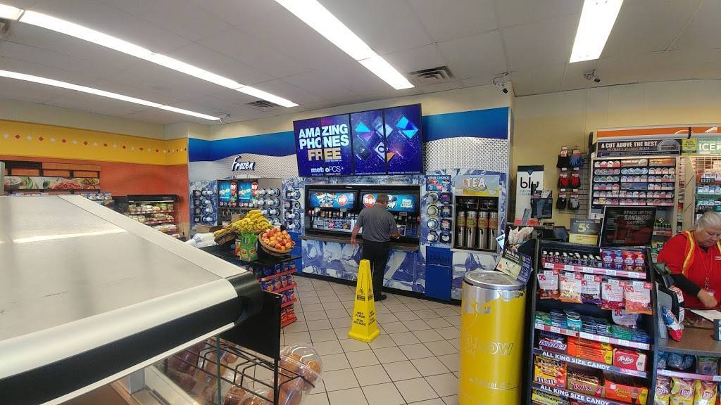 Circle K | meal takeaway | 1810 S Country Club Dr, Mesa, AZ 85210, USA | 4807336552 OR +1 480-733-6552