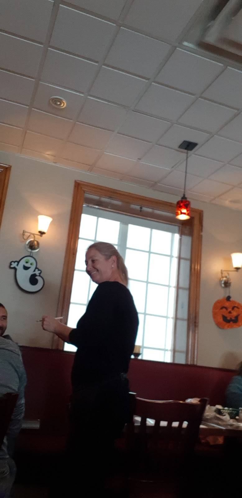 Resto Château St-Césaire | restaurant | 1011-1015 QC-112, Saint-Césaire, QC J0L 1T0, Canada | 4509471300 OR +1 450-947-1300