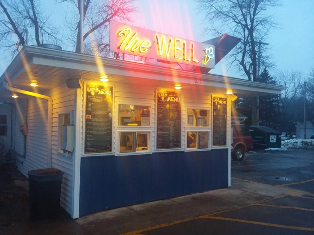 Well Drive Inn | restaurant | 9724, 705 E Main St, Winneconne, WI 54986, USA | 9205827292 OR +1 920-582-7292