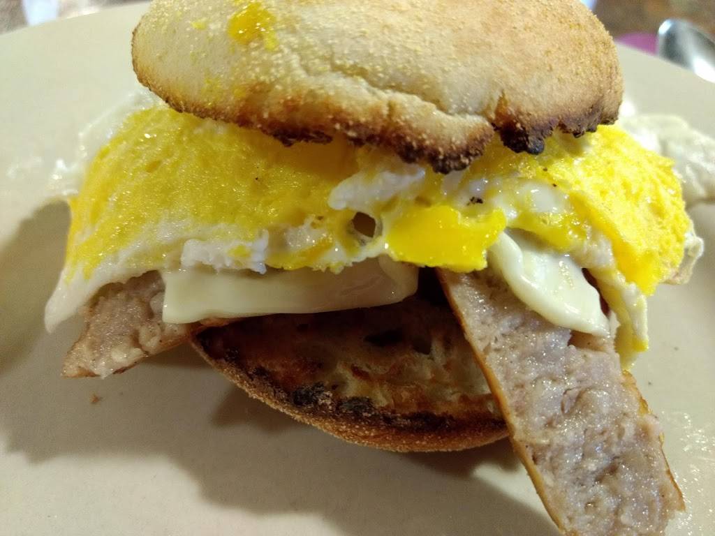 Memos Restaurant | cafe | 1272 Memorial Ave, West Springfield, MA 01089, USA | 4137398420 OR +1 413-739-8420