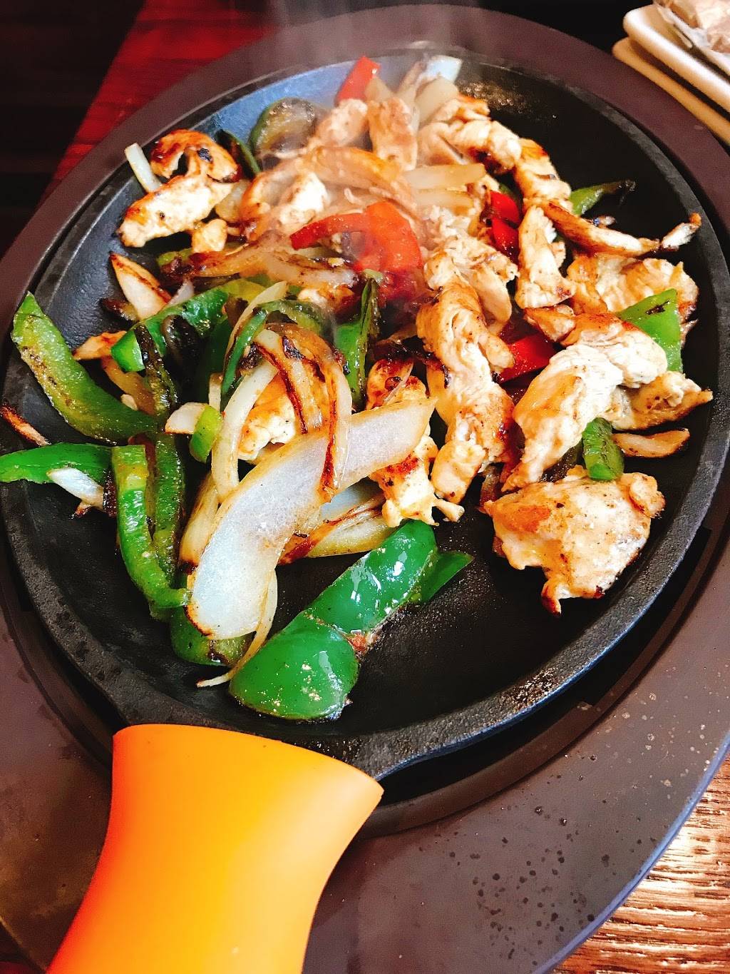 Plaza Azteca | restaurant | 1608 Village Market Boulevard Southeast Suite 125, Leesburg, VA 20175, USA | 7037793612 OR +1 703-779-3612