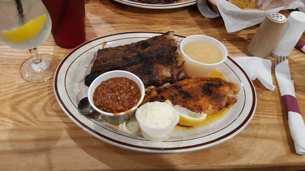 Big Eds Barbecue | restaurant | 305 NJ-34, Matawan, NJ 07747, USA | 7325832626 OR +1 732-583-2626