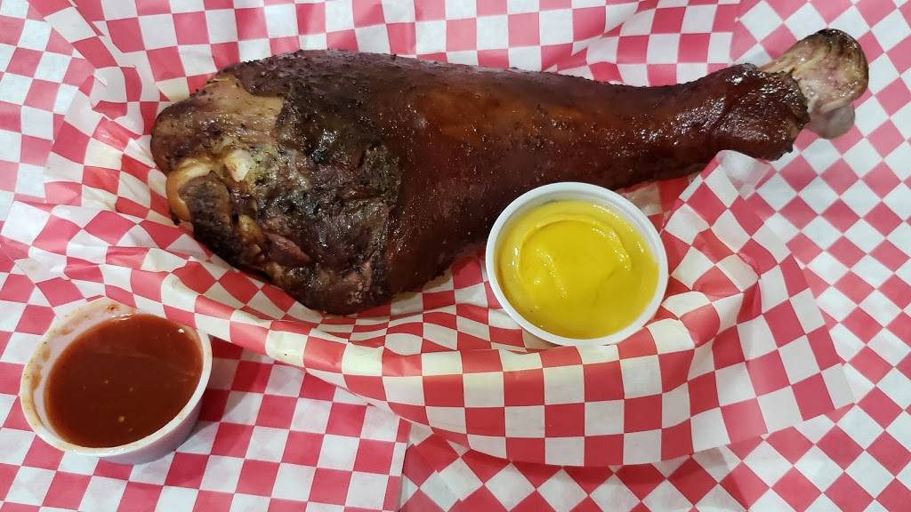 J&S Smokehouse | restaurant | 3710 Waterwood Pass Dr, Elmendorf, TX 78112, USA | 2106054142 OR +1 210-605-4142