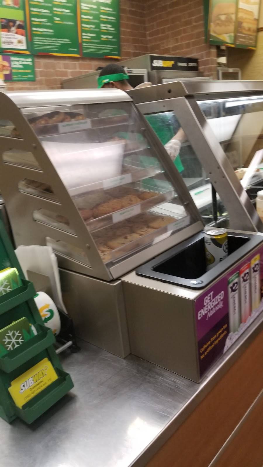 Subway | restaurant | 320 E Main St, Ravenna, OH 44266, USA | 3302971667 OR +1 330-297-1667