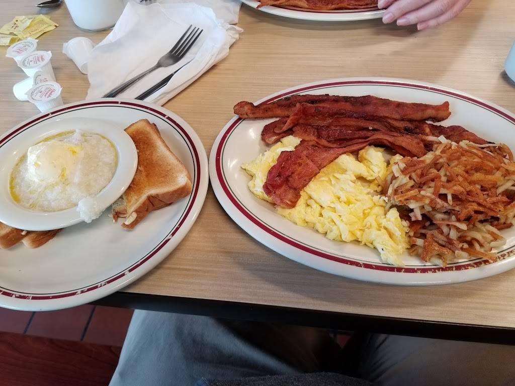 Huddle House | restaurant | 9047 Old Number Six Hwy, Santee, SC 29142, USA | 8038542220 OR +1 803-854-2220