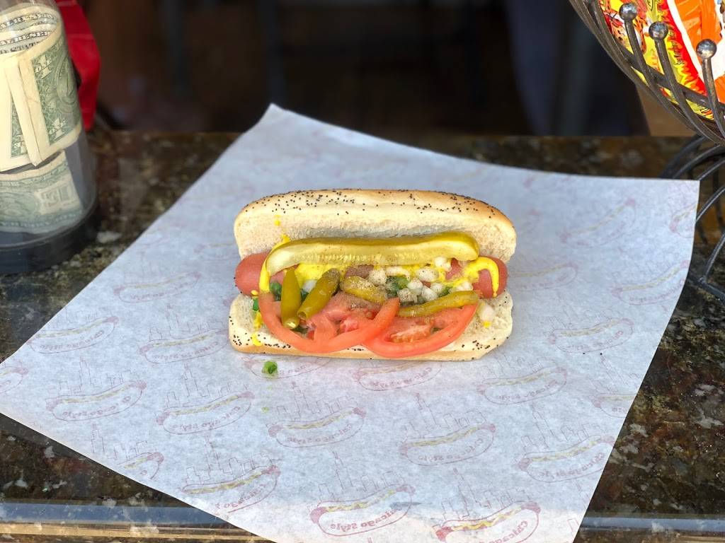 Relish Chicago Hot Dogs | meal takeaway | 315 S Michigan Ave, Chicago, IL 60603, USA | 3126203299 OR +1 312-620-3299