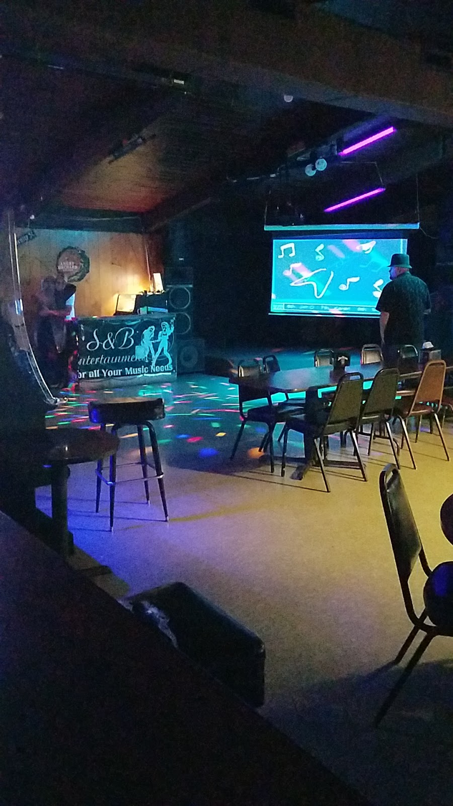 101 Bar & Grill | restaurant | 98141 W Benham Ln, Brookings, OR 97415, USA | 5414696037 OR +1 541-469-6037