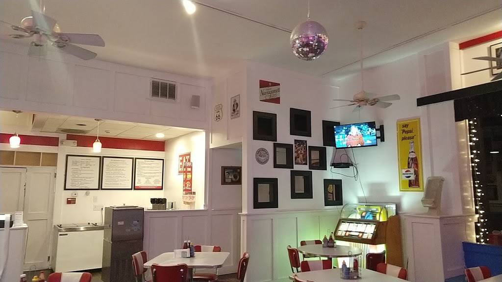 Retro Burger & Ice Cream | restaurant | 795 Massachusetts Ave, Arlington, MA 02476, USA | 7817772139 OR +1 781-777-2139
