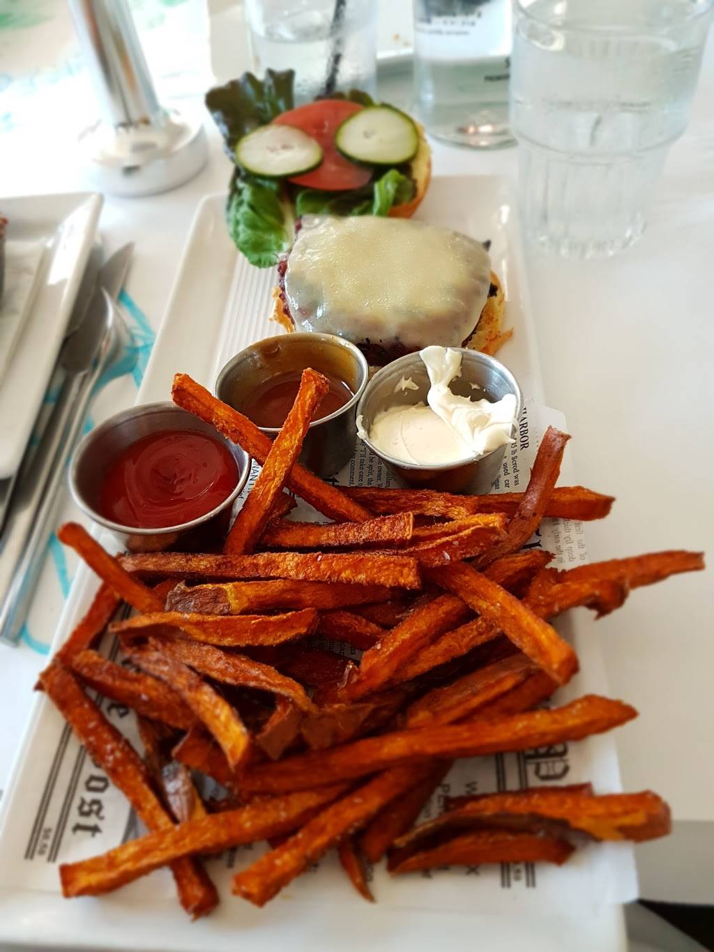 Victors | restaurant | 175 Bradford Street Ext, Provincetown, MA 02657, USA | 5084871777 OR +1 508-487-1777