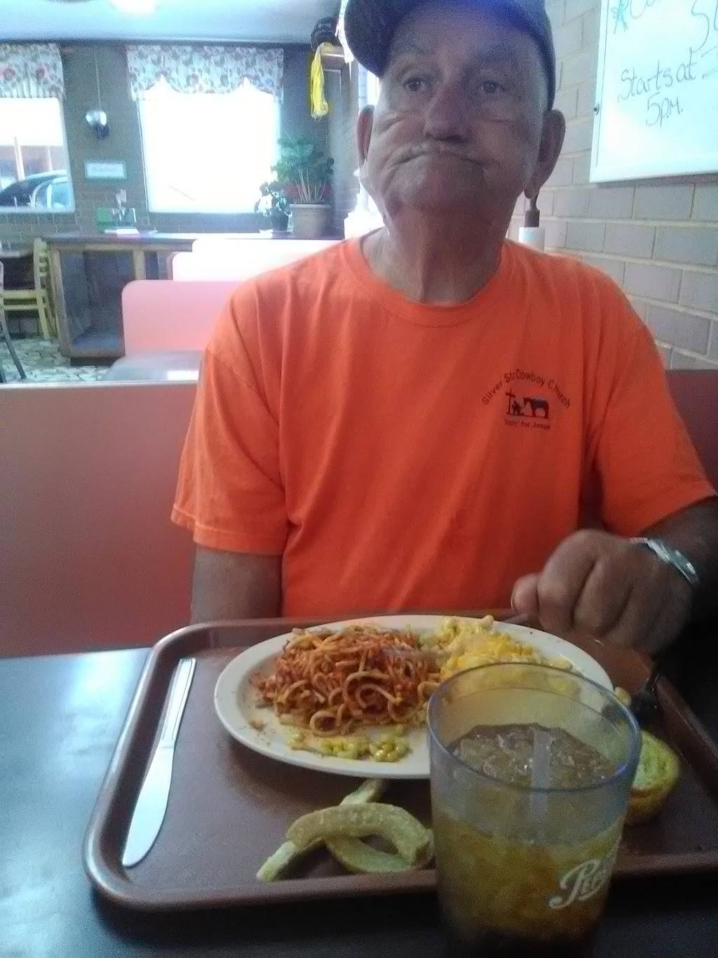 Christines Wagon Wheel | restaurant | 204 W Main St, Marshville, NC 28103, USA | 7046242057 OR +1 704-624-2057