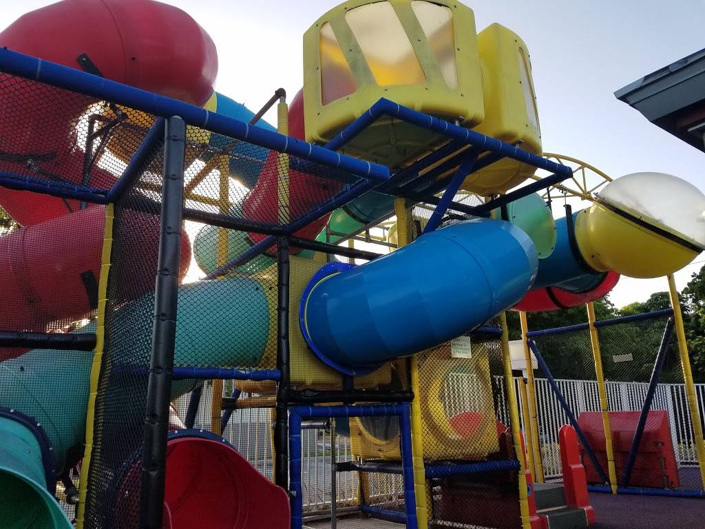 McDonalds | cafe | 7281 SW 8th St, Miami, FL 33144, USA | 3052613441 OR +1 305-261-3441