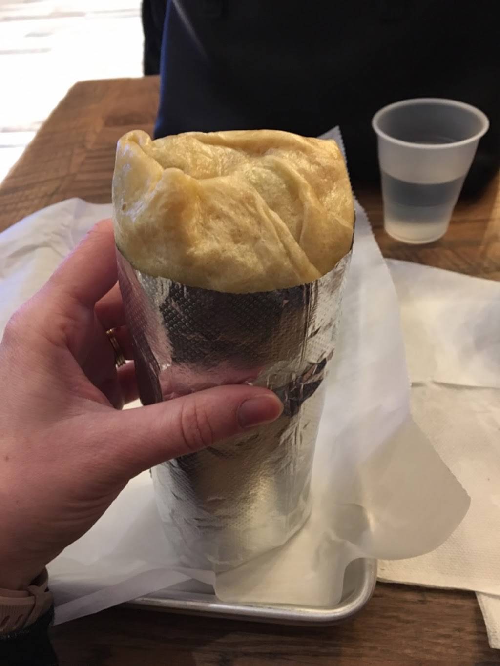 Los Amigos Taqueria | restaurant | 424 Highland Ave, Somerville, MA 02144, USA | 6174774472 OR +1 617-477-4472