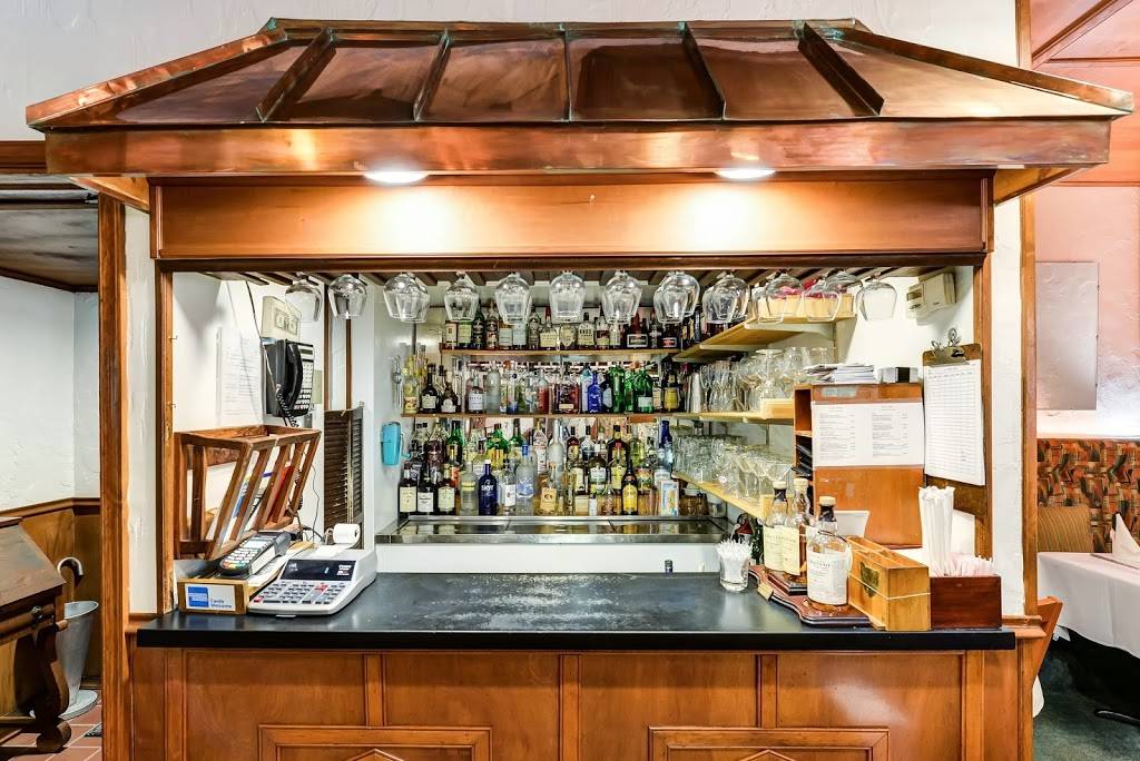 Le Vieux Logis | restaurant | 7925 Old Georgetown Rd, Bethesda, MD 20814, USA | 3016526816 OR +1 301-652-6816