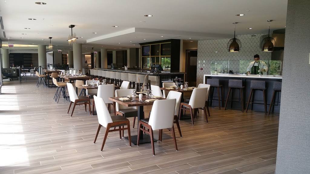 Hilton Chicago/Oak Brook Hills Resort & Conference Center | restaurant | 3500 Midwest Rd, Oak Brook, IL 60523, USA | 6308505555 OR +1 630-850-5555