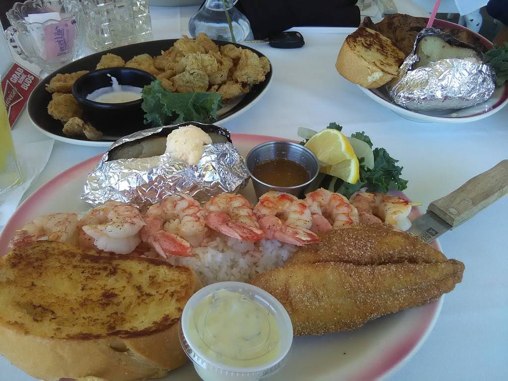 River Heights Restaurant | restaurant | 935 Riverside Ln, Crump, TN 38327, USA | 7316324484 OR +1 731-632-4484