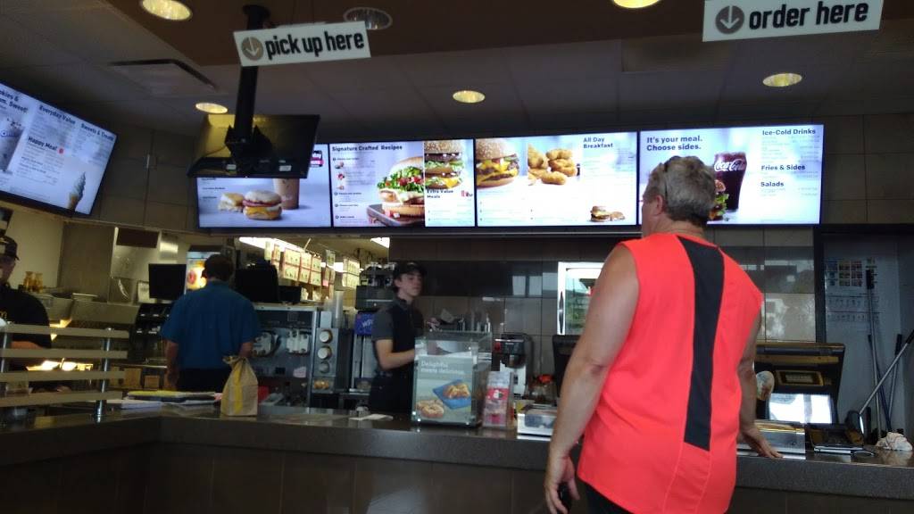 McDonalds | cafe | 107 Lakeview Dr, Belgium, WI 53004, USA | 2622854123 OR +1 262-285-4123