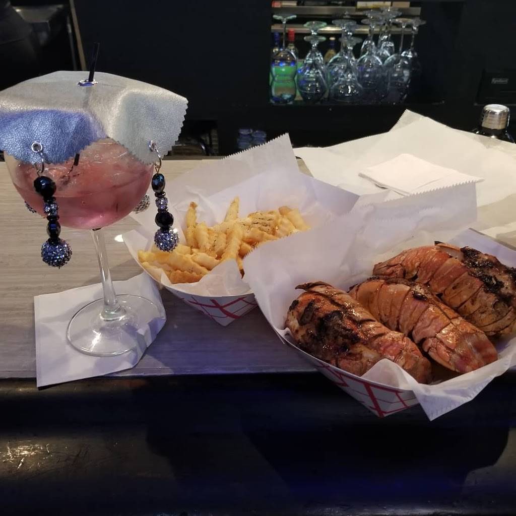 Dee Dee’s Bar and Grille | restaurant | 12359 Racine Ave, Calumet Park, IL 60827, USA | 3126220690 OR +1 312-622-0690