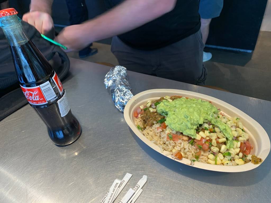 Chipotle Mexican Grill | restaurant | 1317 Q St Suite 100, Lincoln, NE 68508, USA | 4024741133 OR +1 402-474-1133