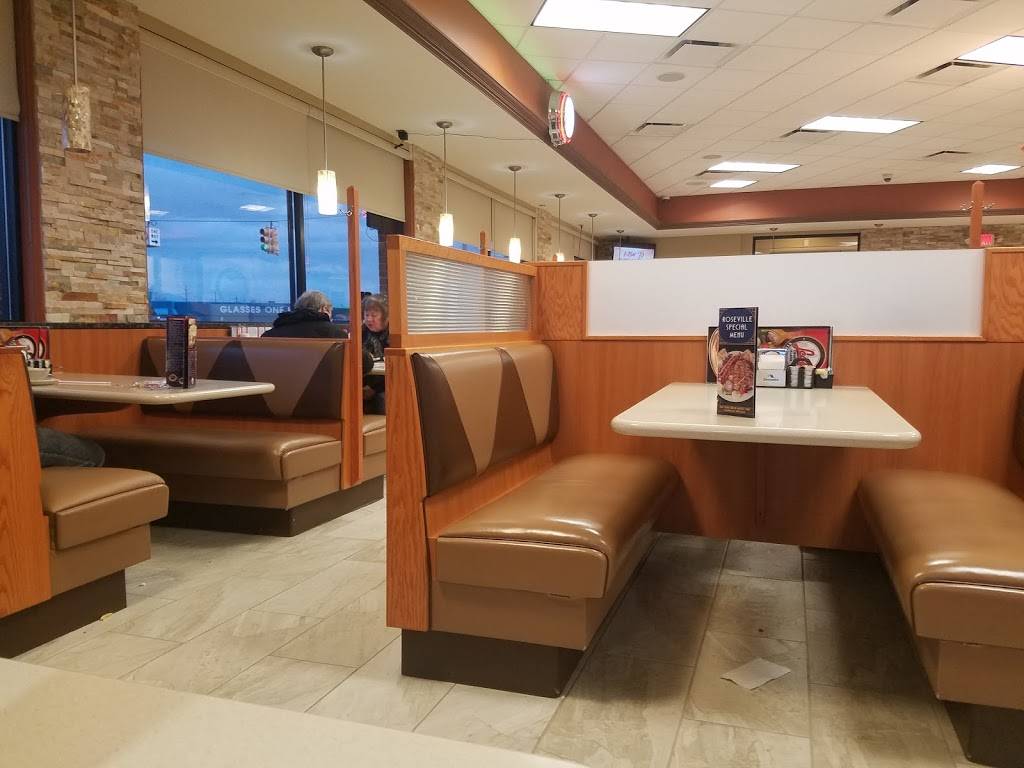 Leos Coney Island | restaurant | 32773 Gratiot Ave, Roseville, MI 48066, USA | 5862946760 OR +1 586-294-6760