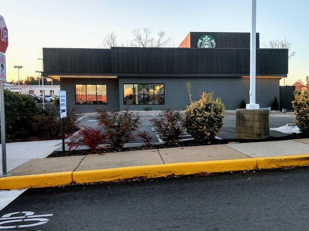Starbucks | cafe | 46900 Community Plaza, Sterling, VA 20164, USA | 7034215767 OR +1 703-421-5767