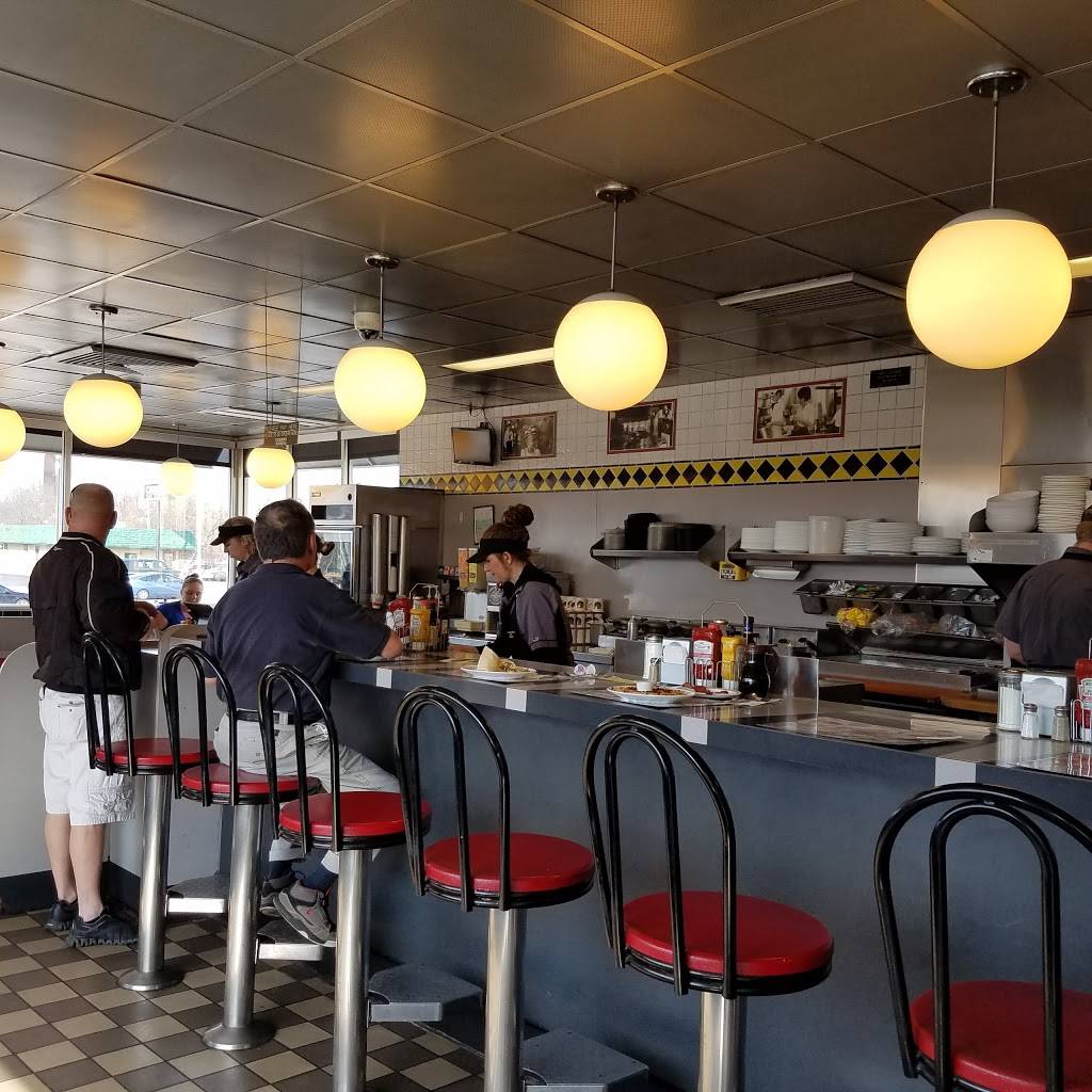 Waffle House | meal takeaway | 436 N West Bypass, Springfield, MO 65802, USA | 4178329420 OR +1 417-832-9420