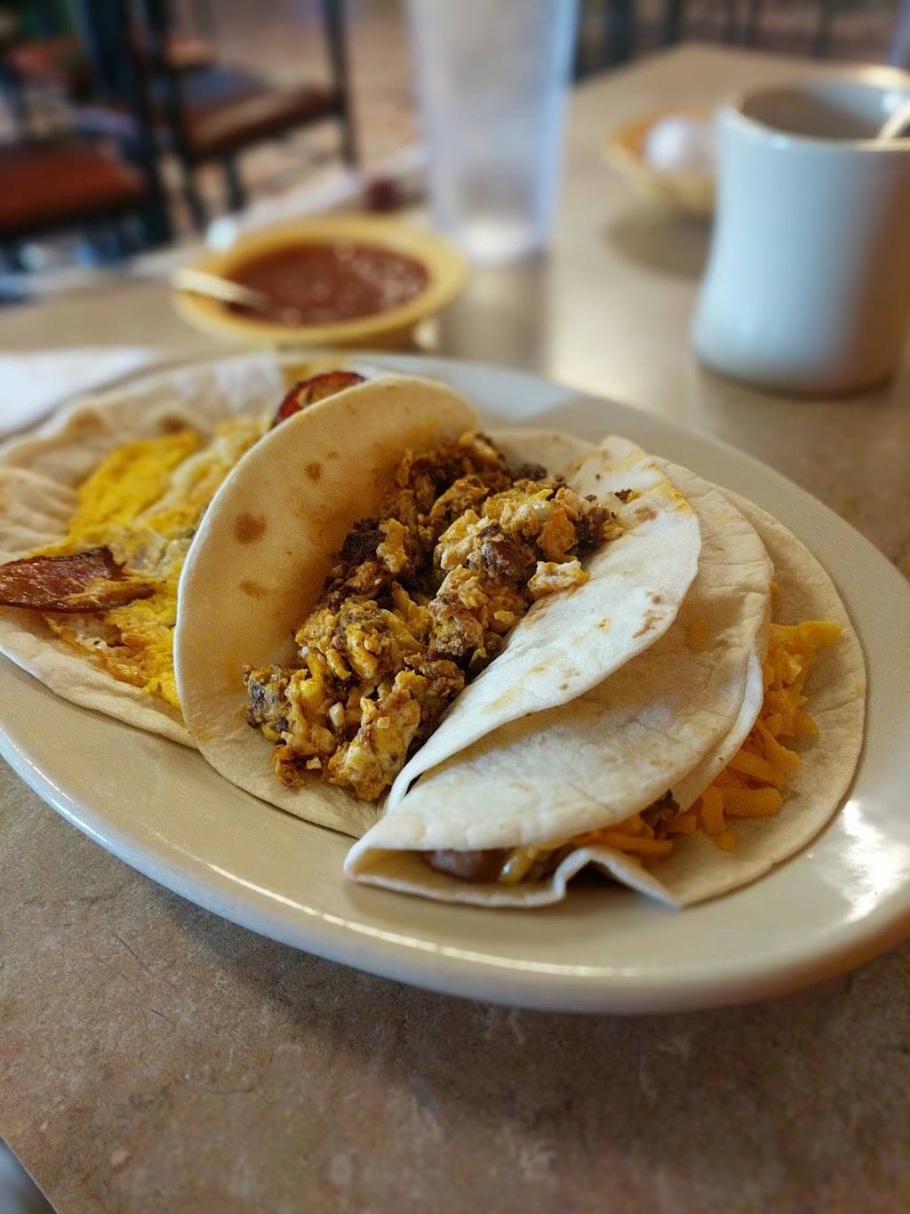 Jasmines Restaurant | restaurant | 2463 E State Hwy 71 Service Rd, Del Valle, TX 78617, USA | 5123892800 OR +1 512-389-2800