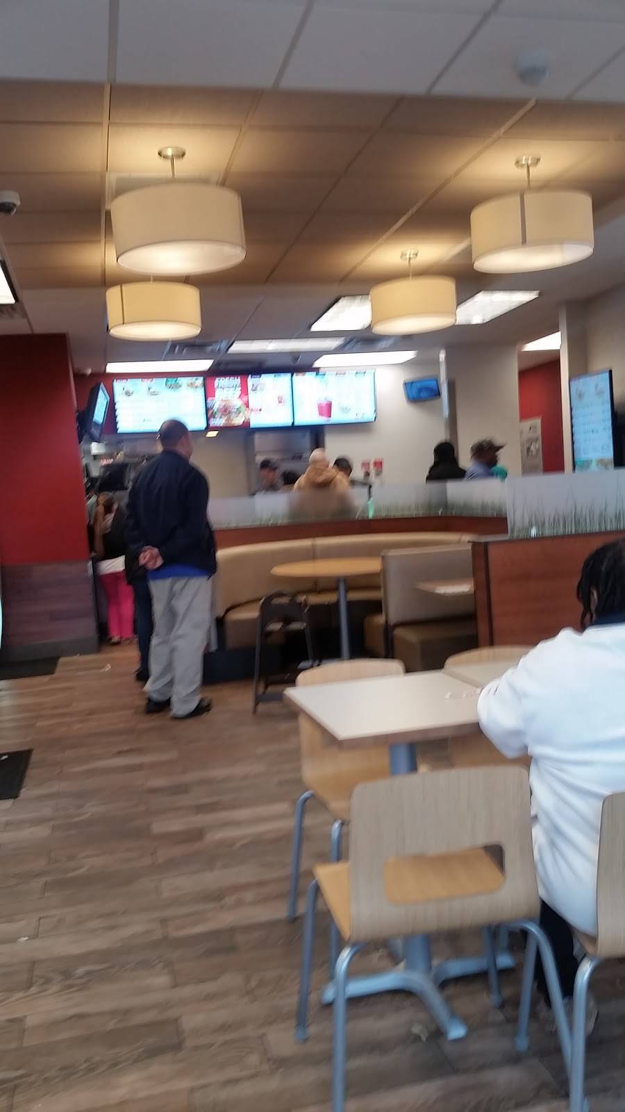 Wendys | restaurant | 4901 W North Ave, Chicago, IL 60639, USA | 7734897270 OR +1 773-489-7270