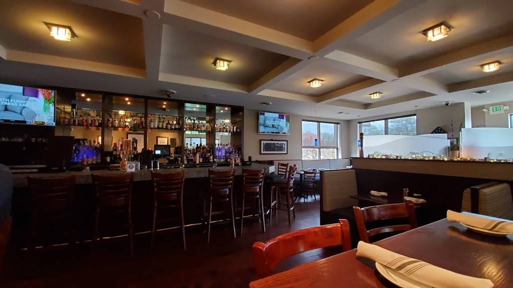 Gus Corner Grille | restaurant | 28800 Waukegan Rd, Lake Bluff, IL 60044, USA | 8476044351 OR +1 847-604-4351