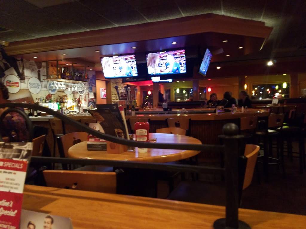 Applebees Grill + Bar | restaurant | 1675 E Riverside Blvd, Rockford, IL 61114, USA | 8156548339 OR +1 815-654-8339