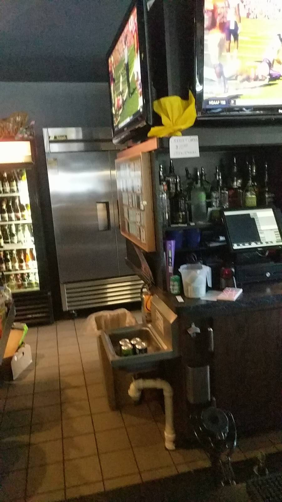 Bachelors Bar & Grill | restaurant | 1316 Crooks Ave, Kaukauna, WI 54130, USA | 9207661601 OR +1 920-766-1601