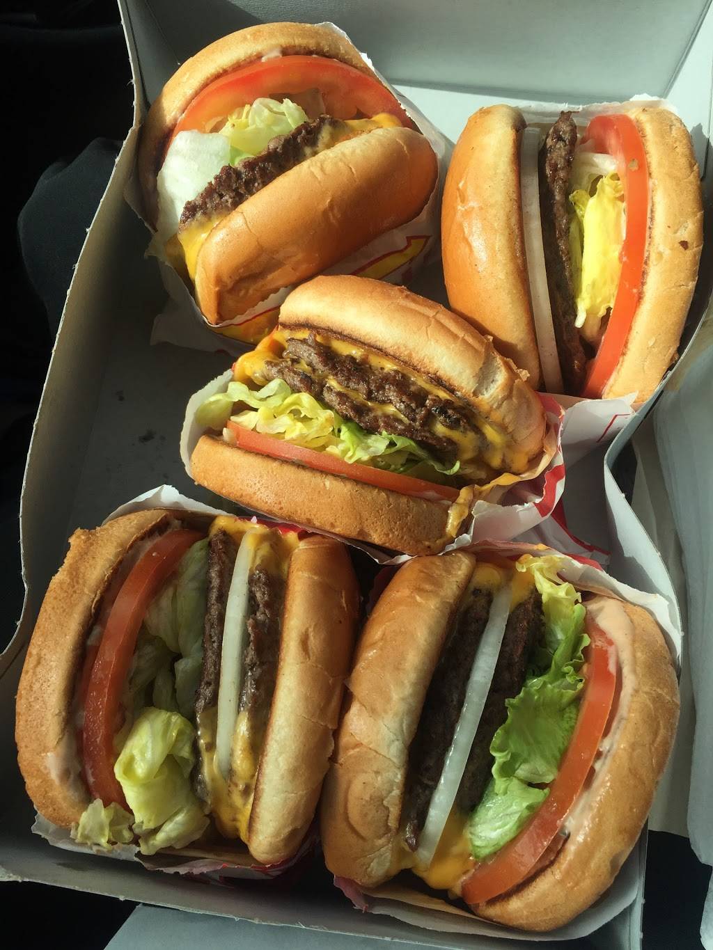 In-N-Out Burger | restaurant | 936 N Coast Hwy, Oceanside, CA 92054, USA | 8007861000 OR +1 800-786-1000