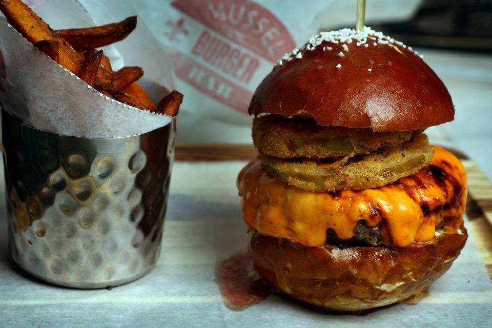 Mussel & Burger Bar | restaurant | 113 S 7th St, Louisville, KY 40202, USA | 5027496451 OR +1 502-749-6451