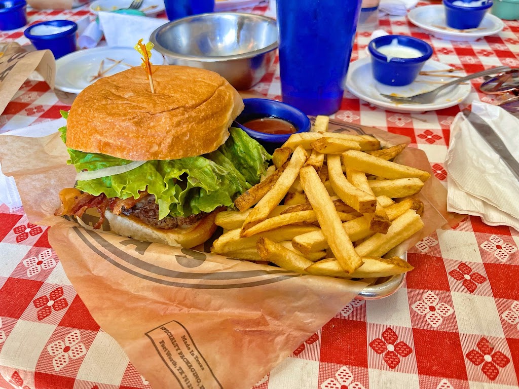 Lucys Big Burgers | restaurant | 3110 S 27th St, Abilene, TX 79605, USA | 3256775829 OR +1 325-677-5829