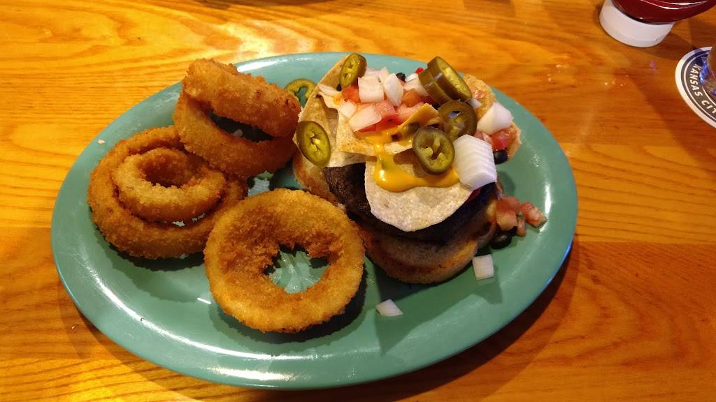 Brewskys Food & Spirits South | restaurant | 1602 South St, Lincoln, NE 68502, USA | 4024382739 OR +1 402-438-2739