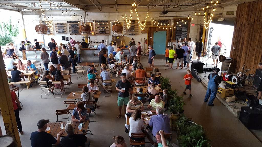 The Creamery of Kennett Square | restaurant | 401 Birch St, Kennett Square, PA 19348, USA | 4847327040 OR +1 484-732-7040