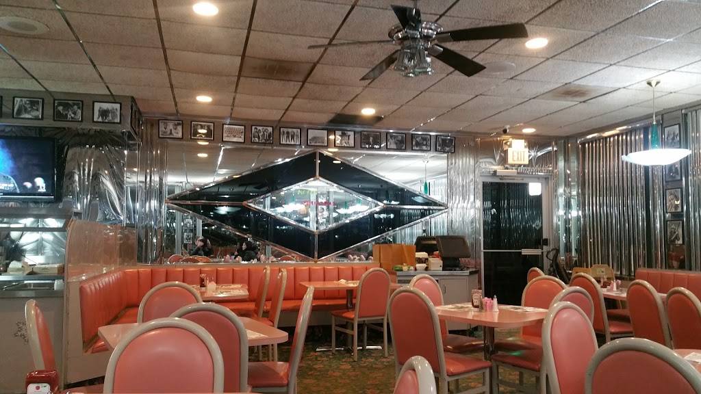 Legends Diner | restaurant | 130 County Ave, Secaucus, NJ 07094, USA | 2019741551 OR +1 201-974-1551