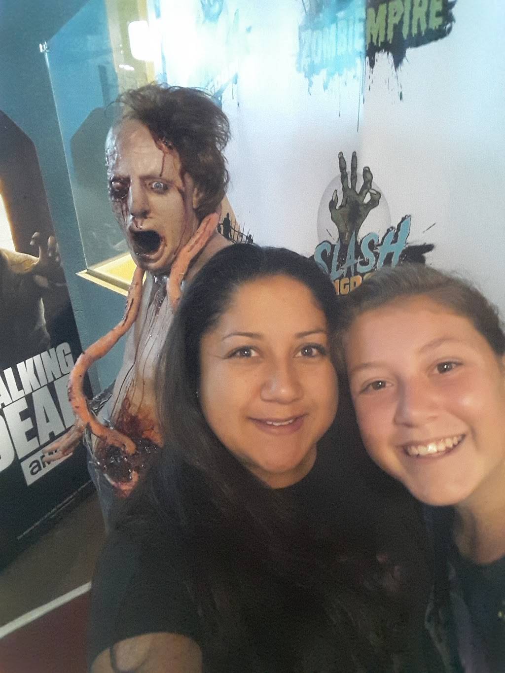 Upper Deck Sports Lounge | restaurant | 1101 California St, Redlands, CA 92374, USA | 9093357275 OR +1 909-335-7275