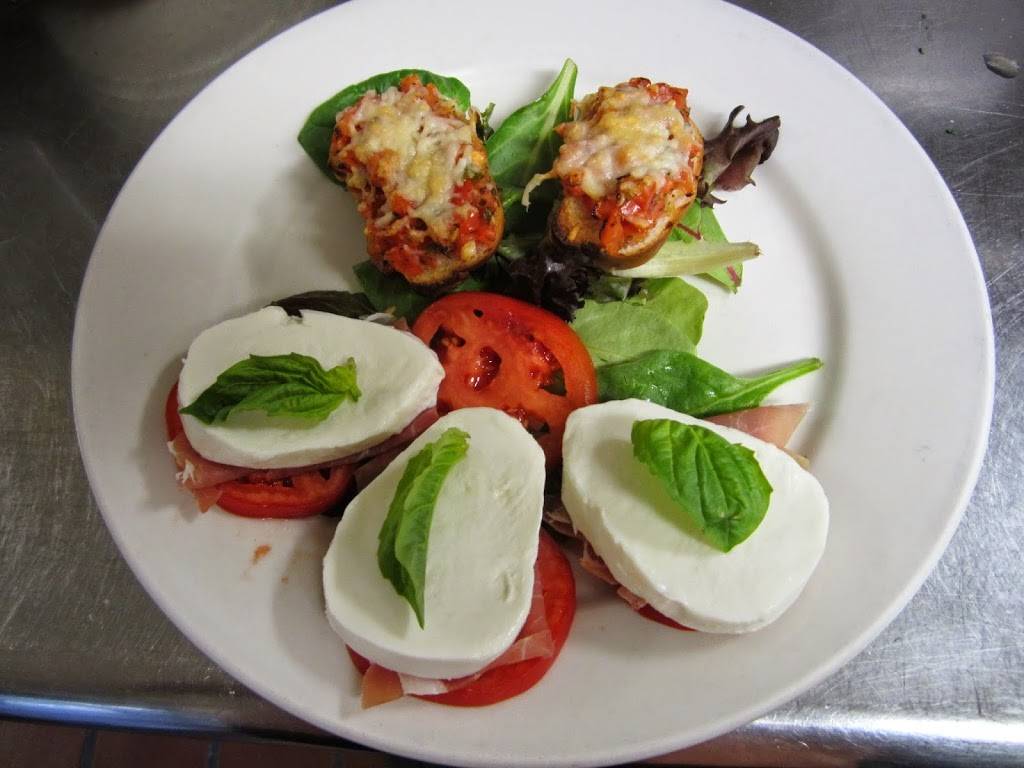 Faustos Bistro | restaurant | 530 Veterans Memorial Blvd, Metairie, LA 70005, USA | 5048337121 OR +1 504-833-7121