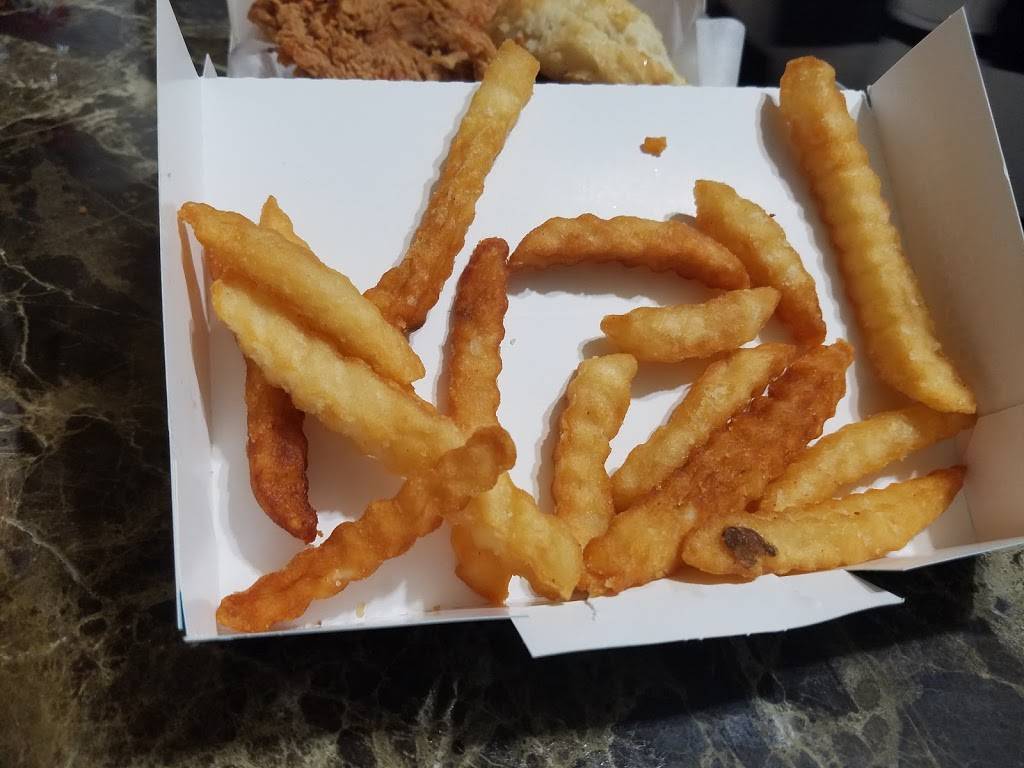 Churchs Chicken | restaurant | 10545 Harry Hines Blvd, Dallas, TX 75220, USA | 2143512403 OR +1 214-351-2403